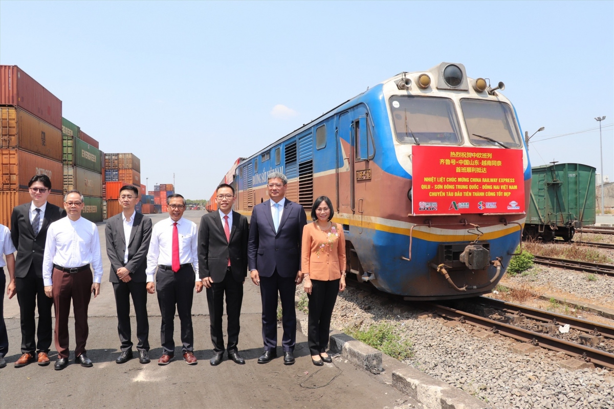 Dong Nai welcomes first freight train from China